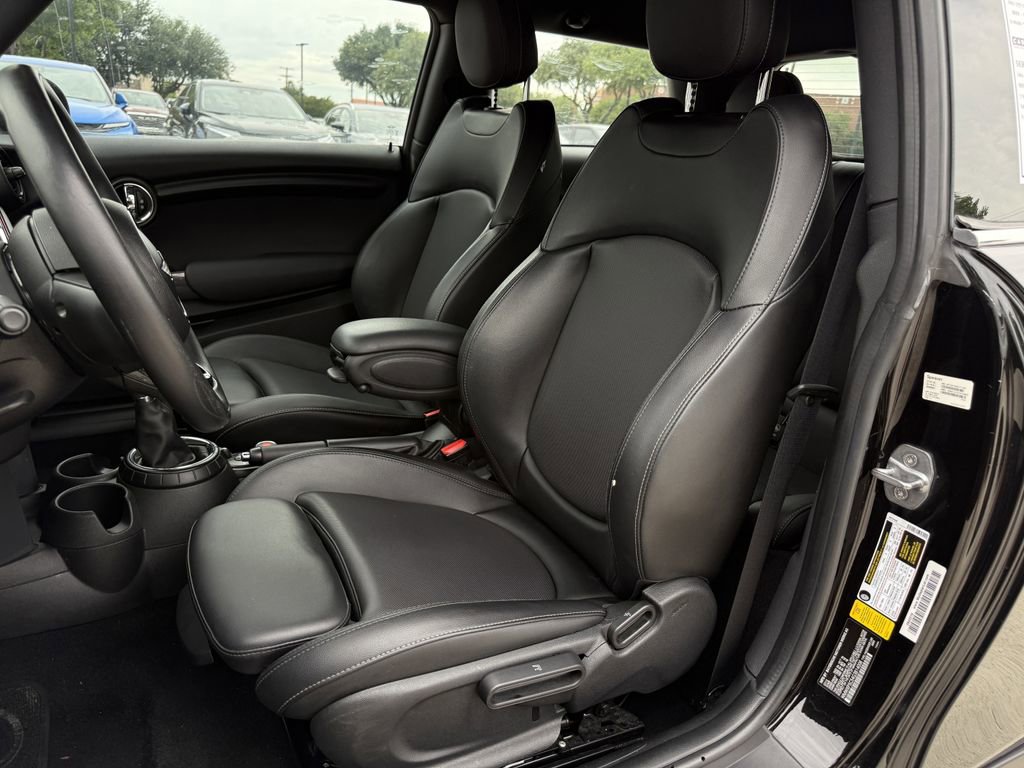 Used 2016 MINI Cooper 2-Door Hardtop FWD image 25
