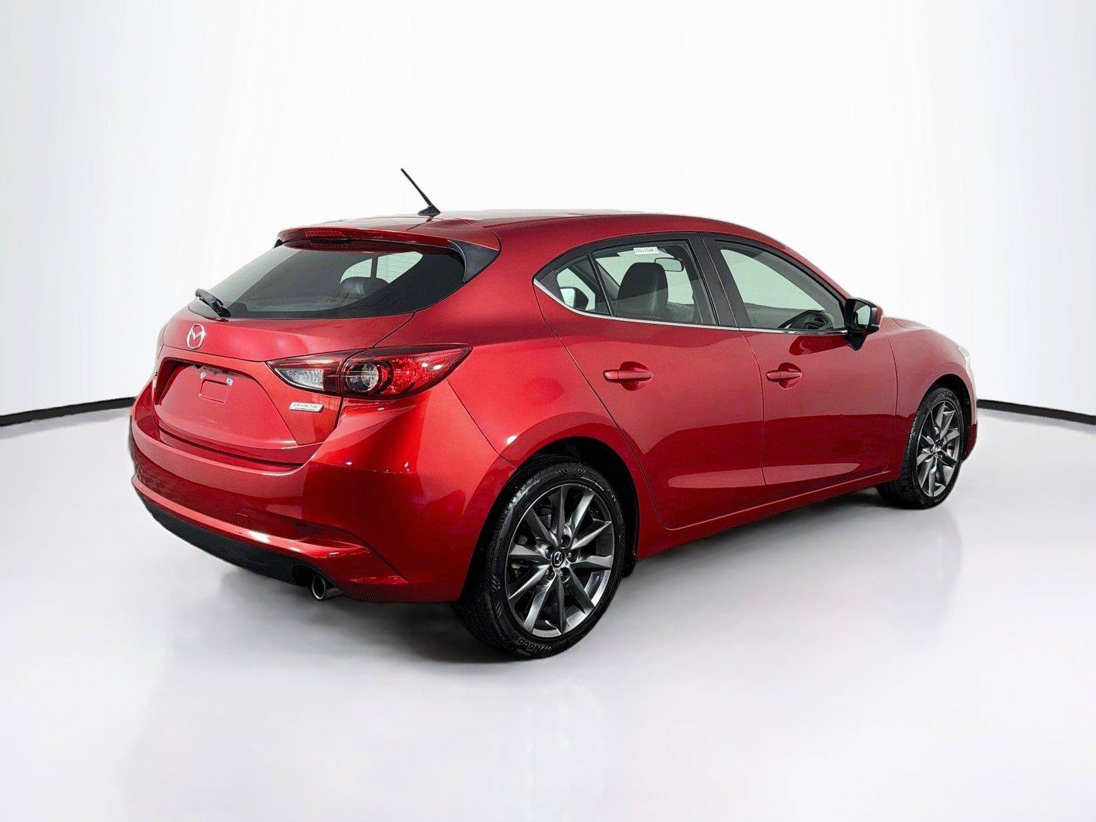 Used 2018 MAZDA MAZDA3 Touring FWD image 11