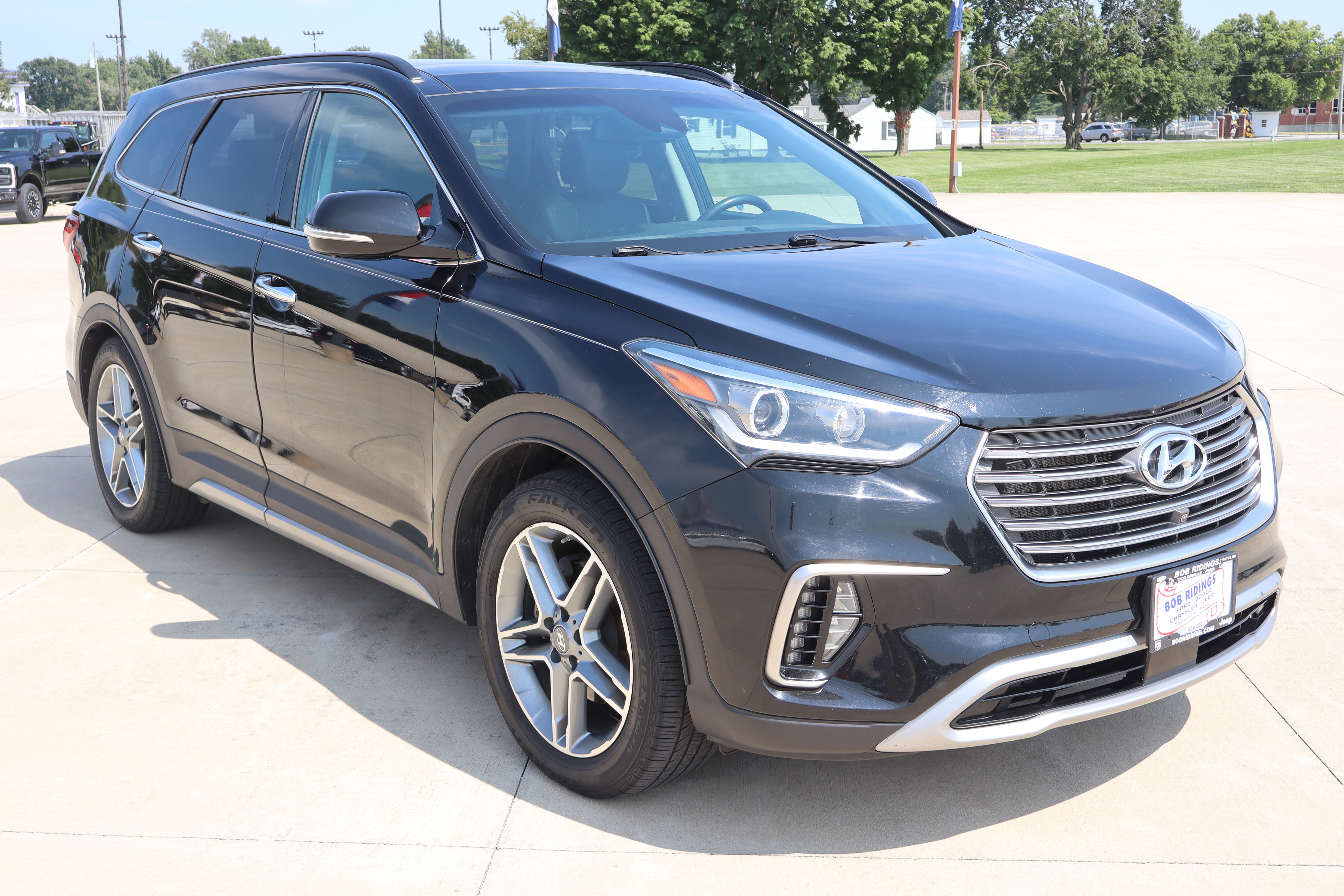 Used 2018 Hyundai Santa Fe Limited FWD image 3