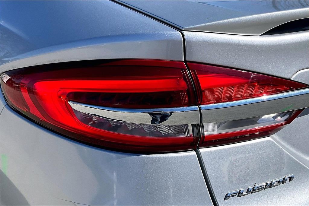 Used 2017 Ford Fusion SE w/ Equipment Group 201A image 31