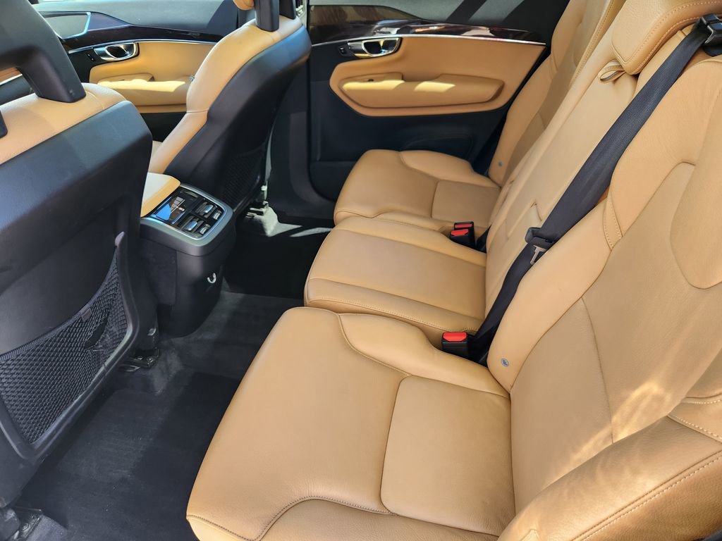 Used 2016 Volvo XC90 T6 Momentum w/ Momentum Plus Package AWD/4WD image 32
