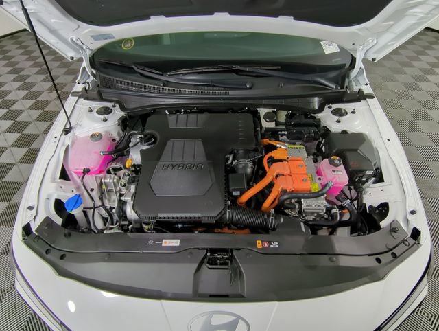 Used 2024 Hyundai Elantra Limited image 28