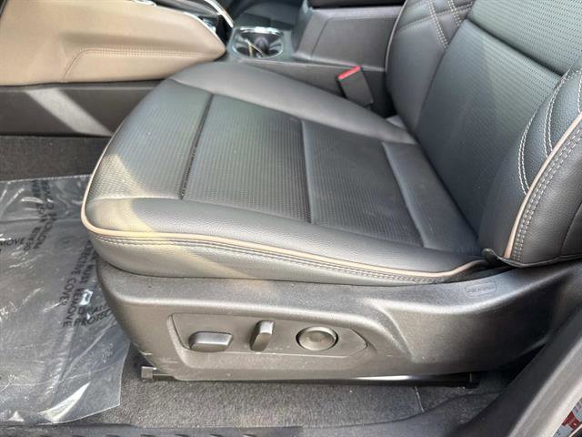Used 2025 GMC Canyon Denali AWD/4WD image 15