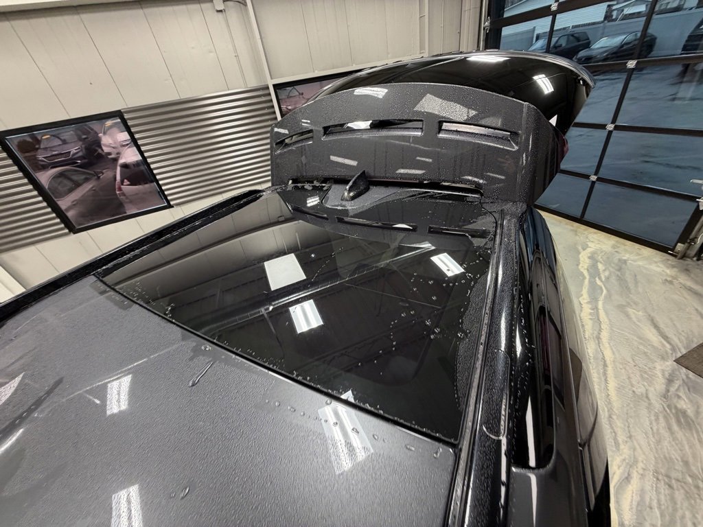 Used 2019 Land Rover Discovery HSE image 14