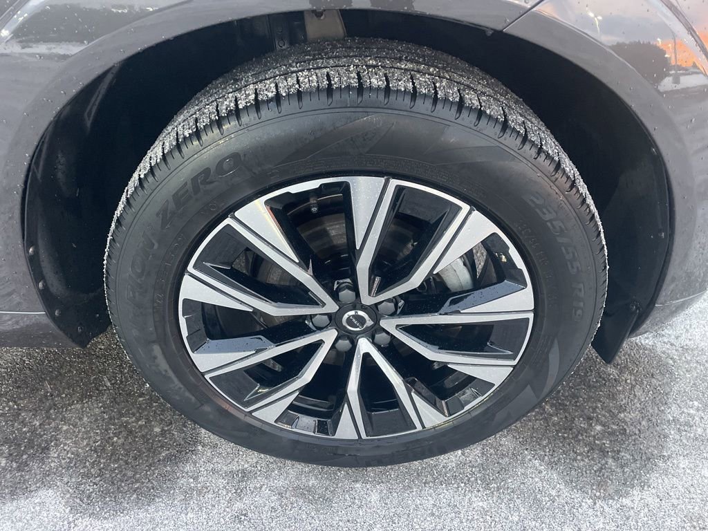 Certified 2023 Volvo XC60 B5 Core w/ Climate Package image 12