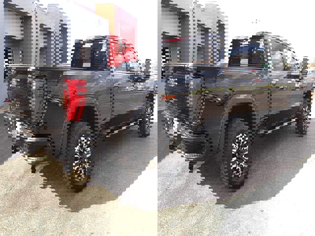 Used 2025 GMC Sierra 2500 Denali Ultimate image 13