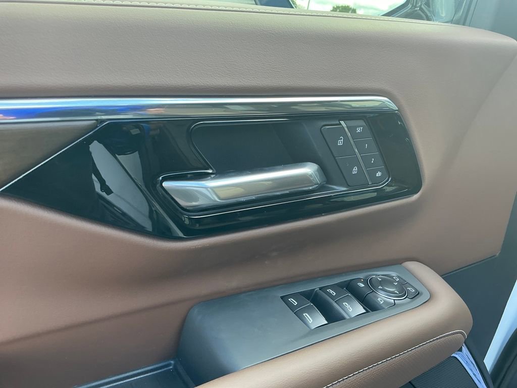 New 2026 Chevrolet Suburban High Country image 11