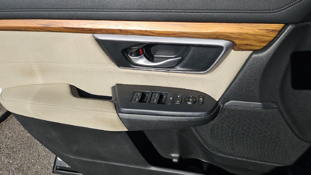 Used 2017 Honda CR-V EX image 3