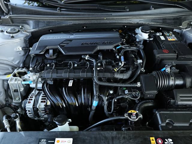Used 2026 Hyundai Elantra SE FWD image 32