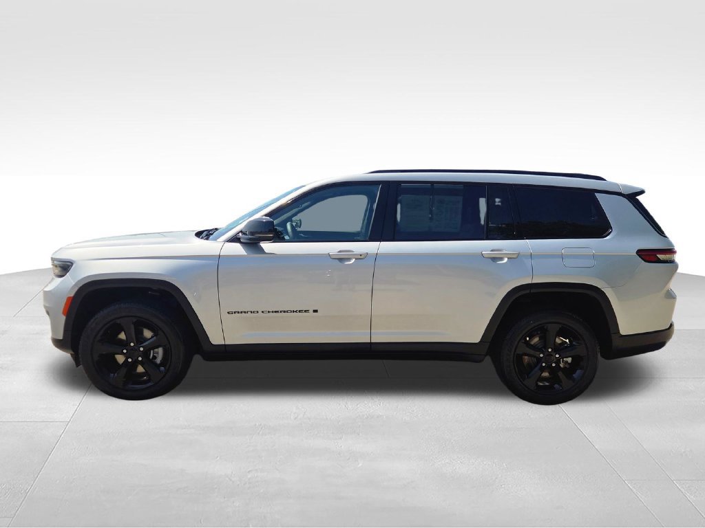Used 2023 Jeep Grand Cherokee L Laredo AWD/4WD image 4