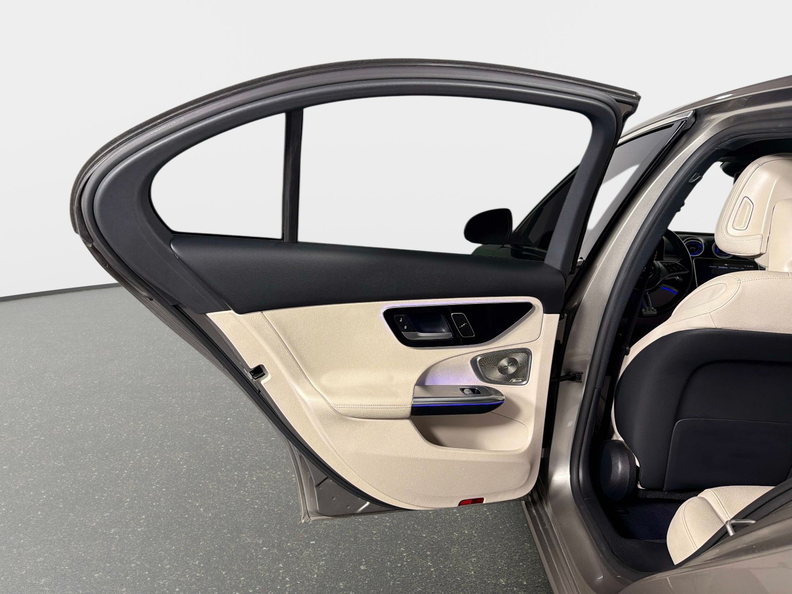 Used 2022 Mercedes-Benz C 300 Sedan image 30