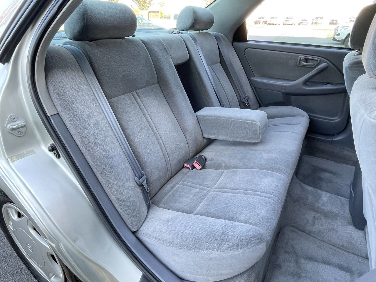 Used 2000 Toyota Camry CE image 27