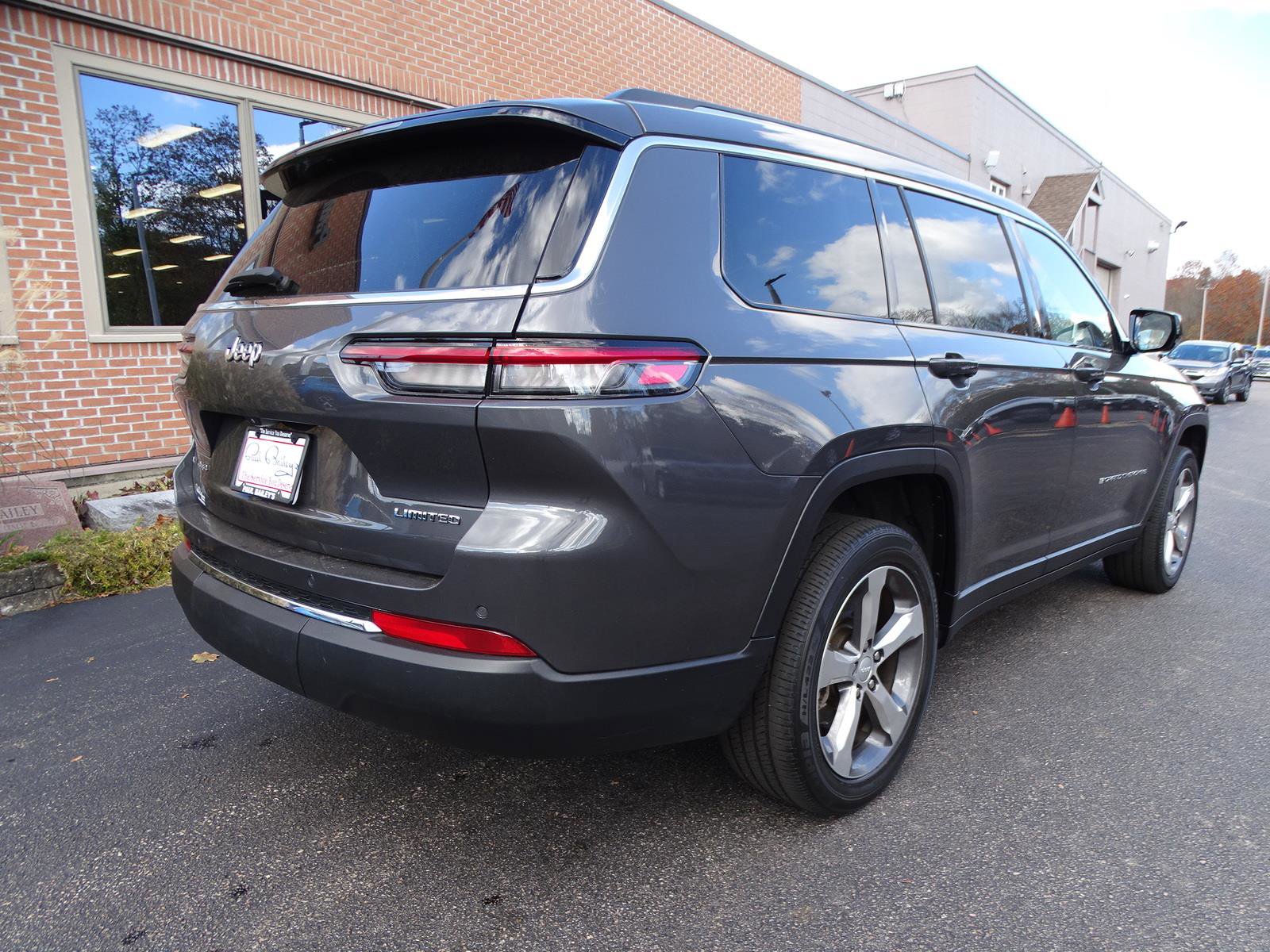 Used 2021 Jeep Grand Cherokee L Limited image 33