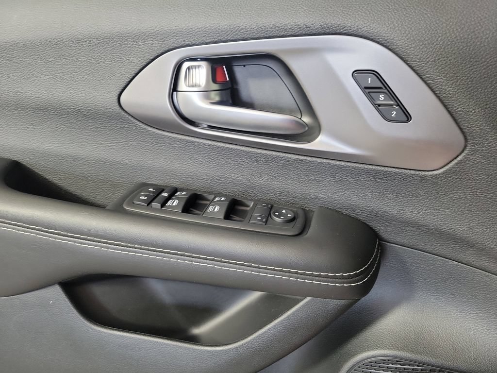 New 2026 Chrysler Pacifica Select FWD image 16