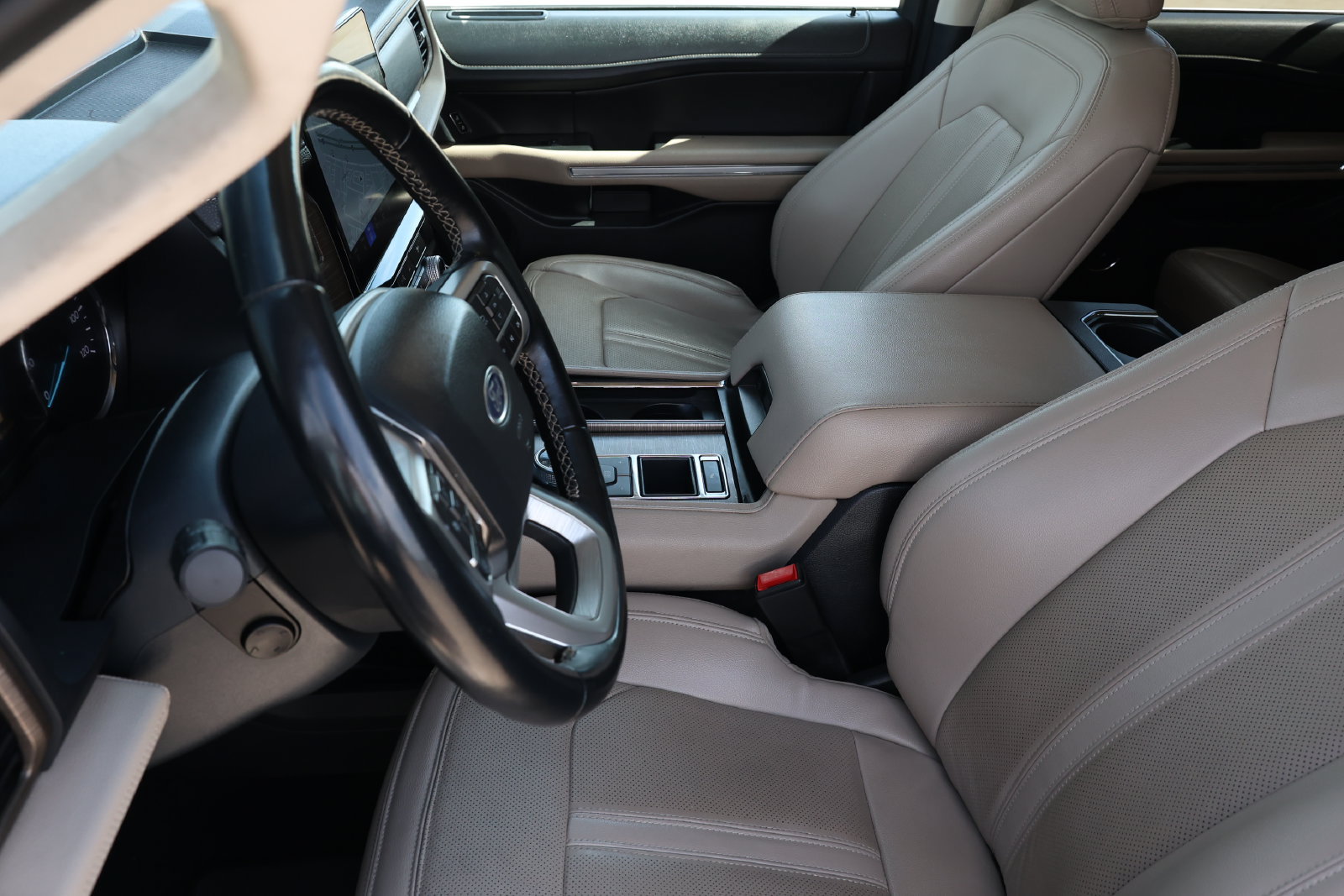Used 2024 Ford Expedition Limited RWD image 15