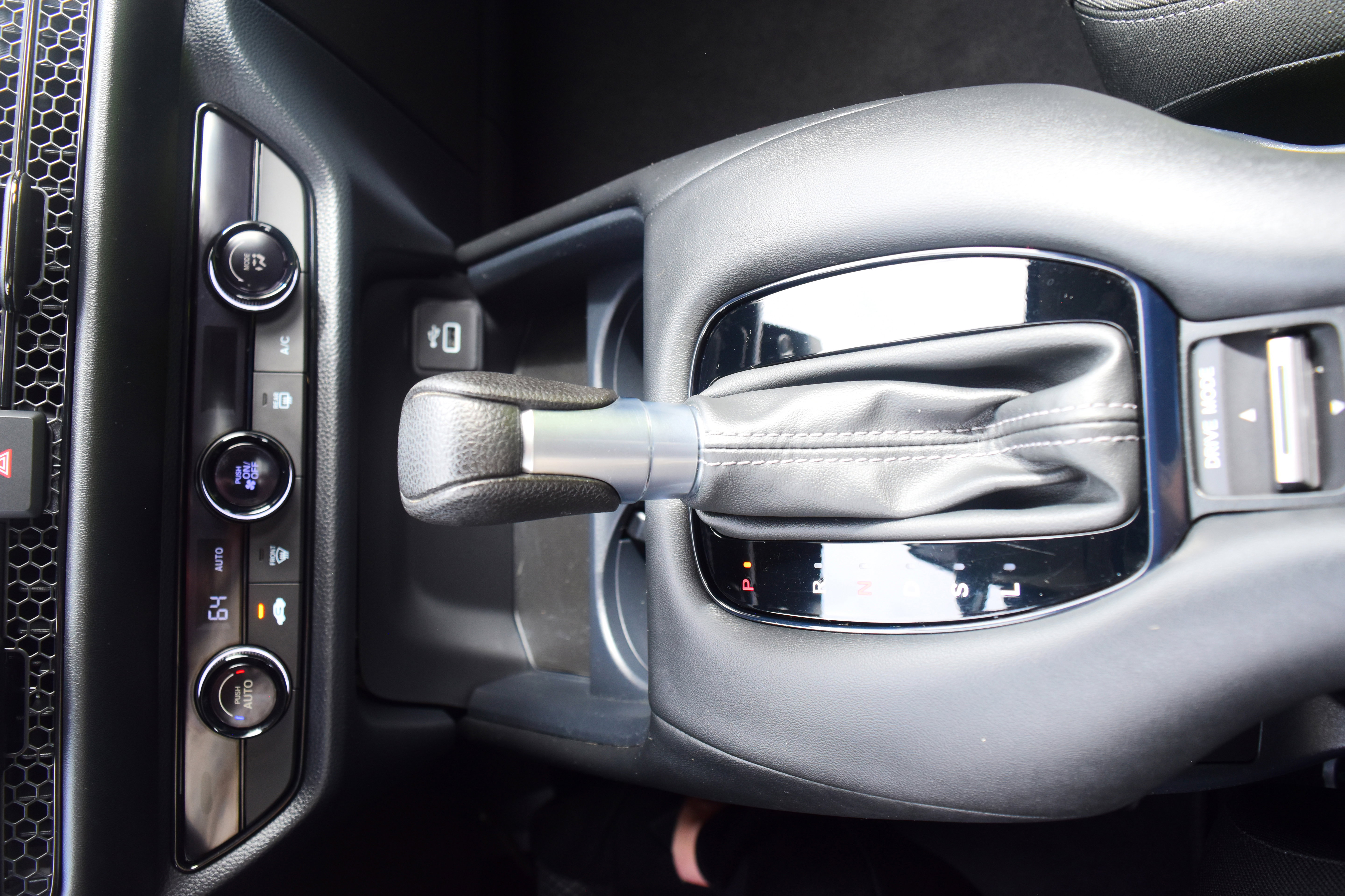 Certified 2023 Honda HR-V LX image 24