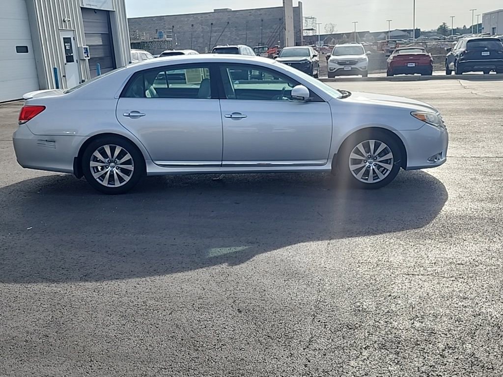 Used 2012 Toyota Avalon Limited image 8