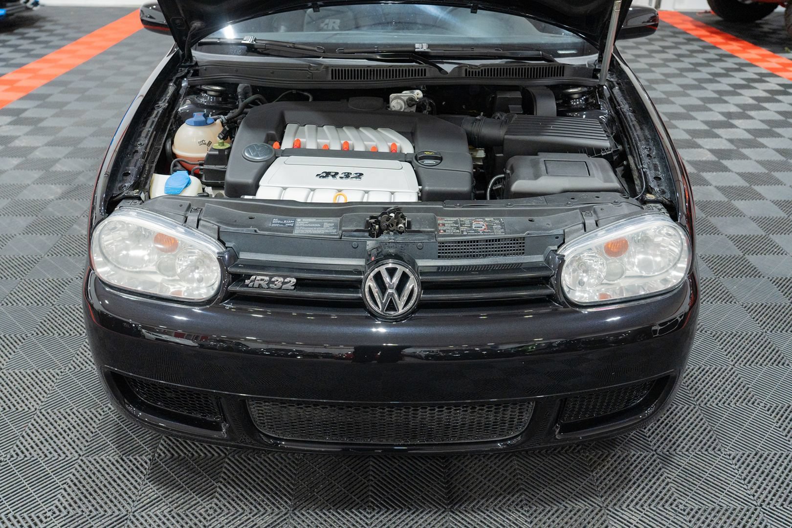 Used 2004 Volkswagen R32 AWD/4WD image 42