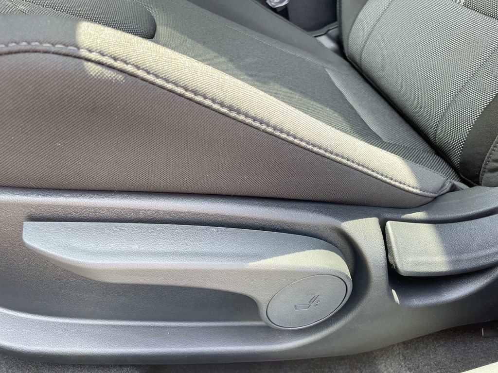 Used 2025 Hyundai Elantra SE image 38