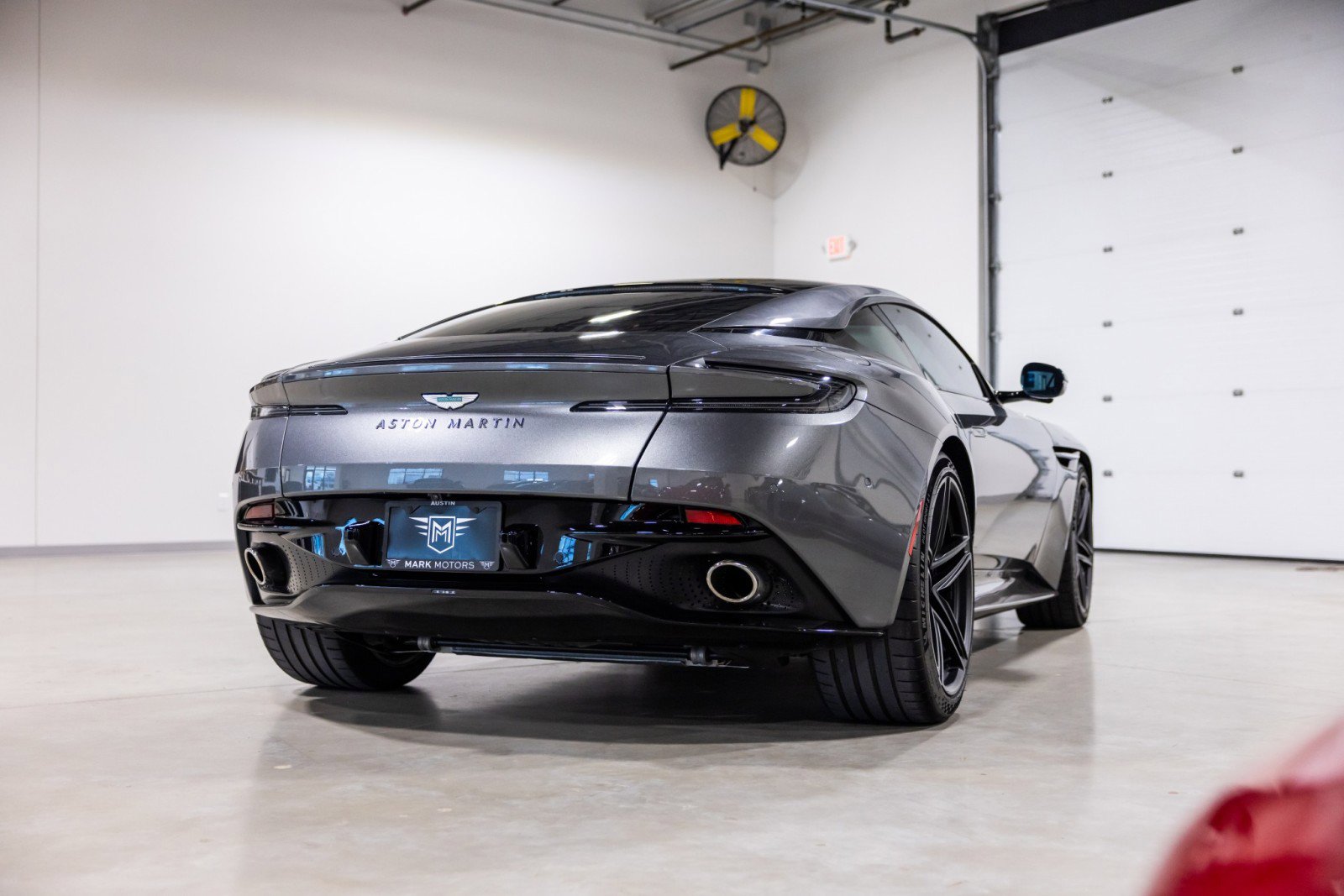 Used 2024 Aston Martin DB12 Coupe image 4