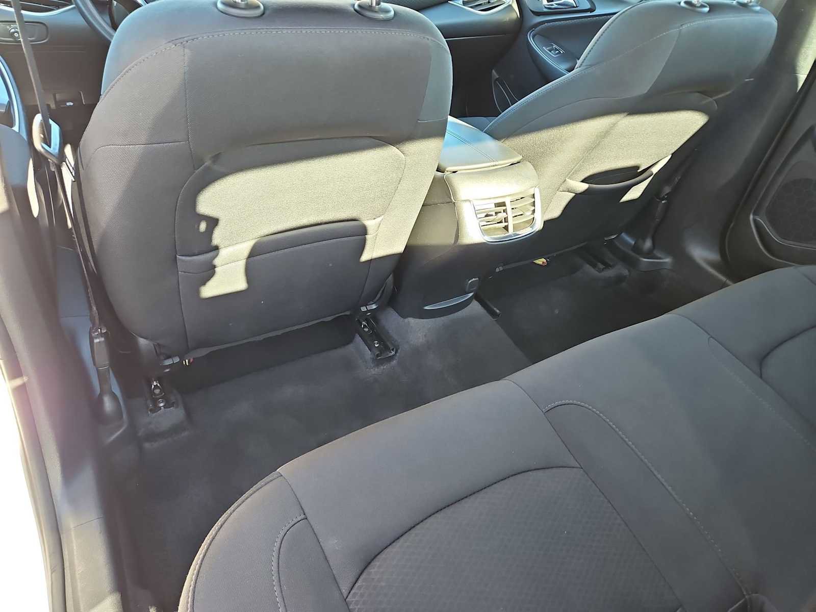 Used 2020 Chevrolet Malibu LT image 16