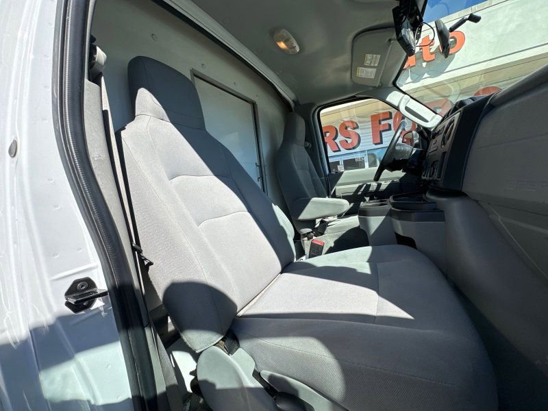 Used 2019 Ford E-450 and Econoline 450 Super Duty w/ Power Windows & Locks Group image 9