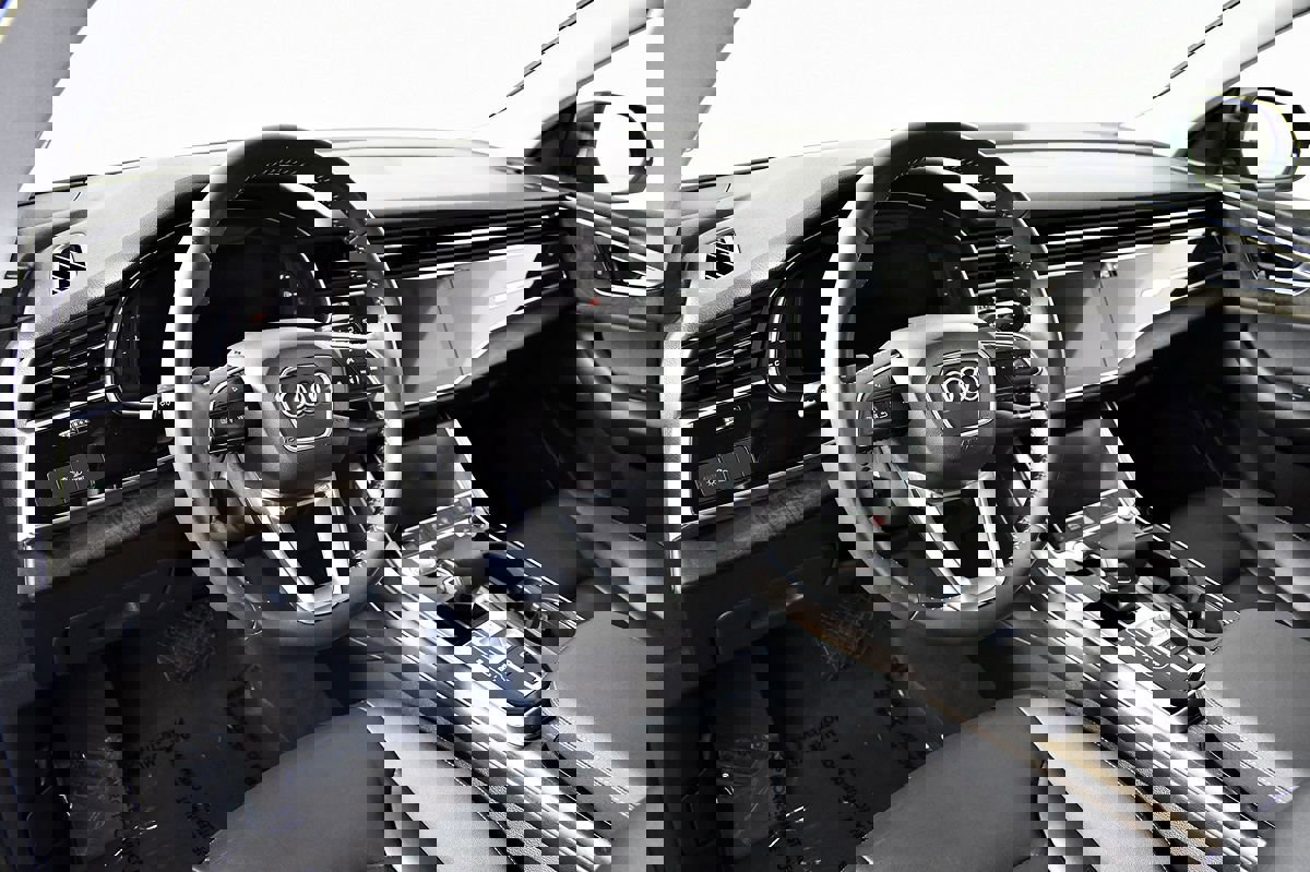 Used 2019 Audi Q8 Premium w/ Convenience Package image 22