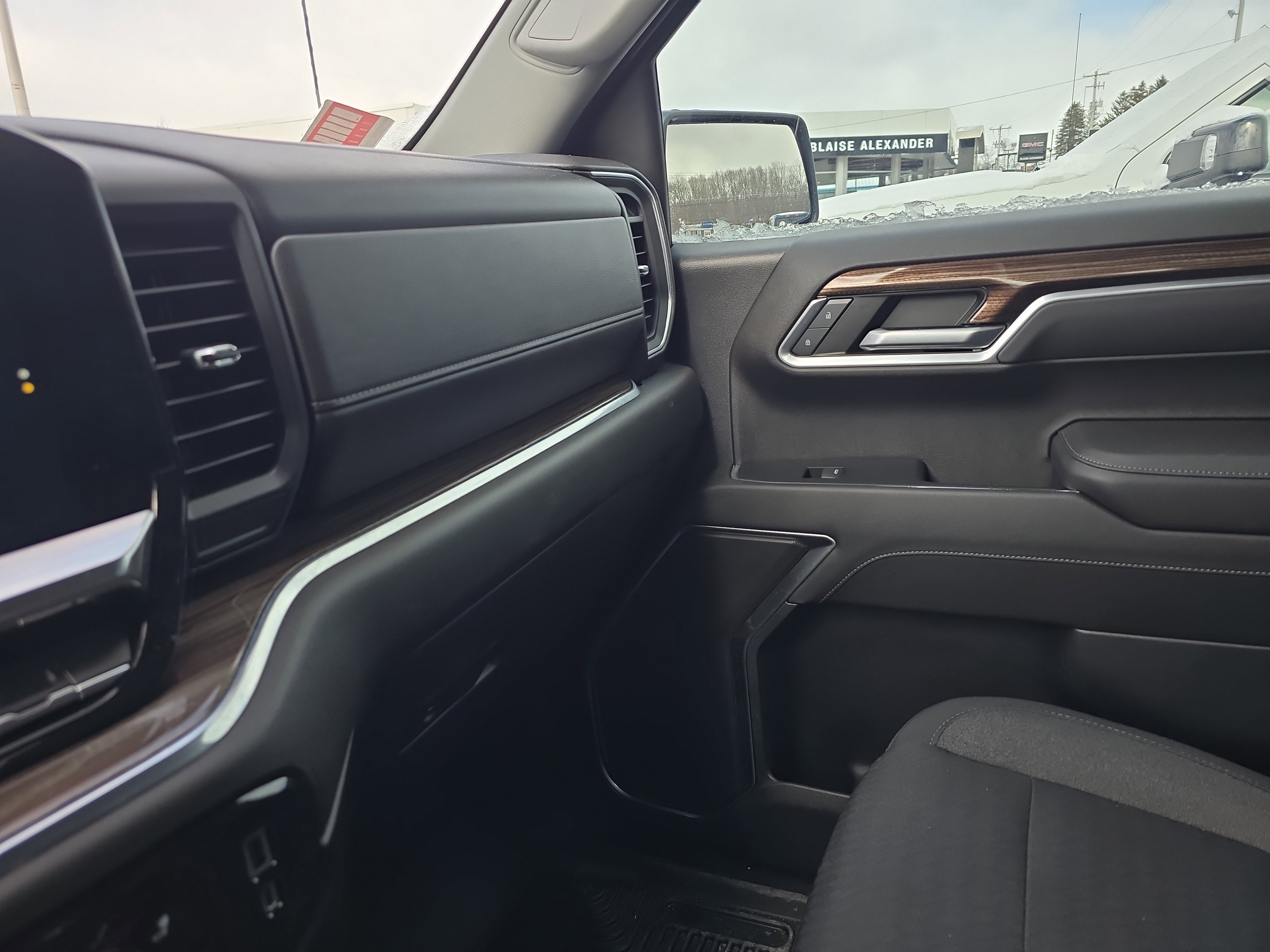 Used 2022 Chevrolet Silverado 1500 LT image 33