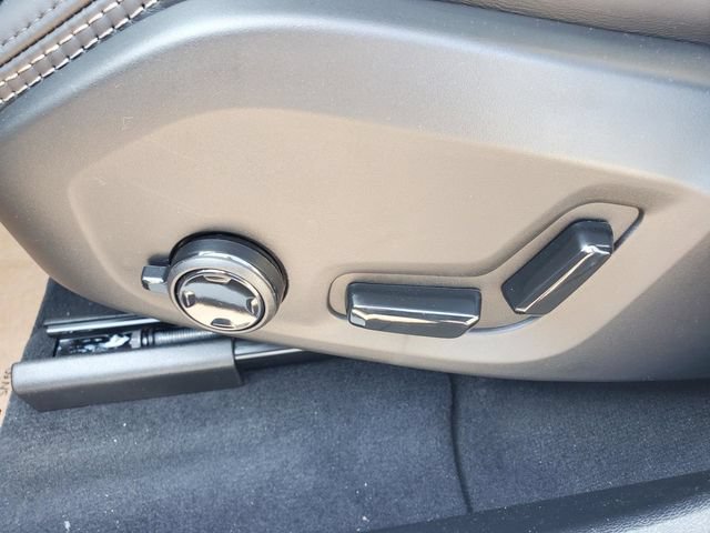 New 2026 Volvo XC60 B5 Ultra w/ Protection Package Premier AWD/4WD image 14
