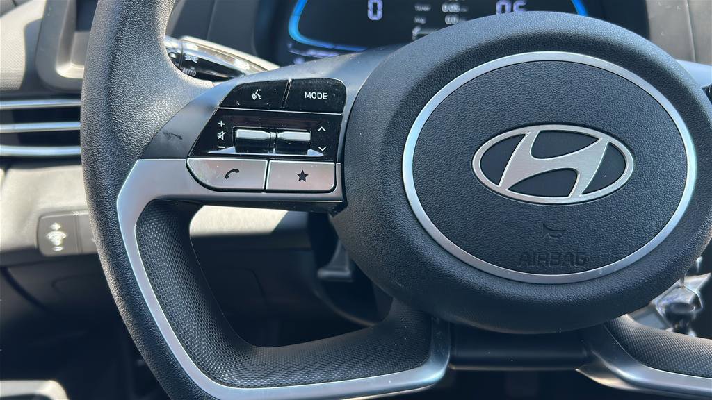 Certified 2025 Hyundai Elantra SE image 27