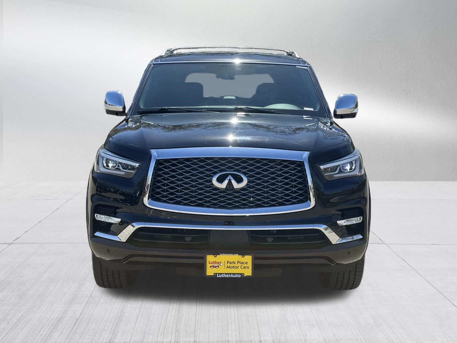Used 2021 INFINITI QX80 Sensory w/ All-Season Package AWD/4WD image 2