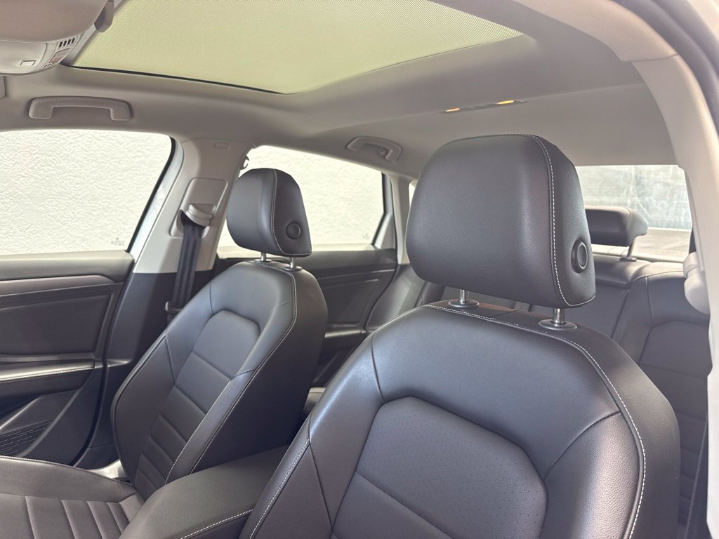Used 2023 Volkswagen Jetta SE w/ Panoramic Sunroof Package FWD image 13