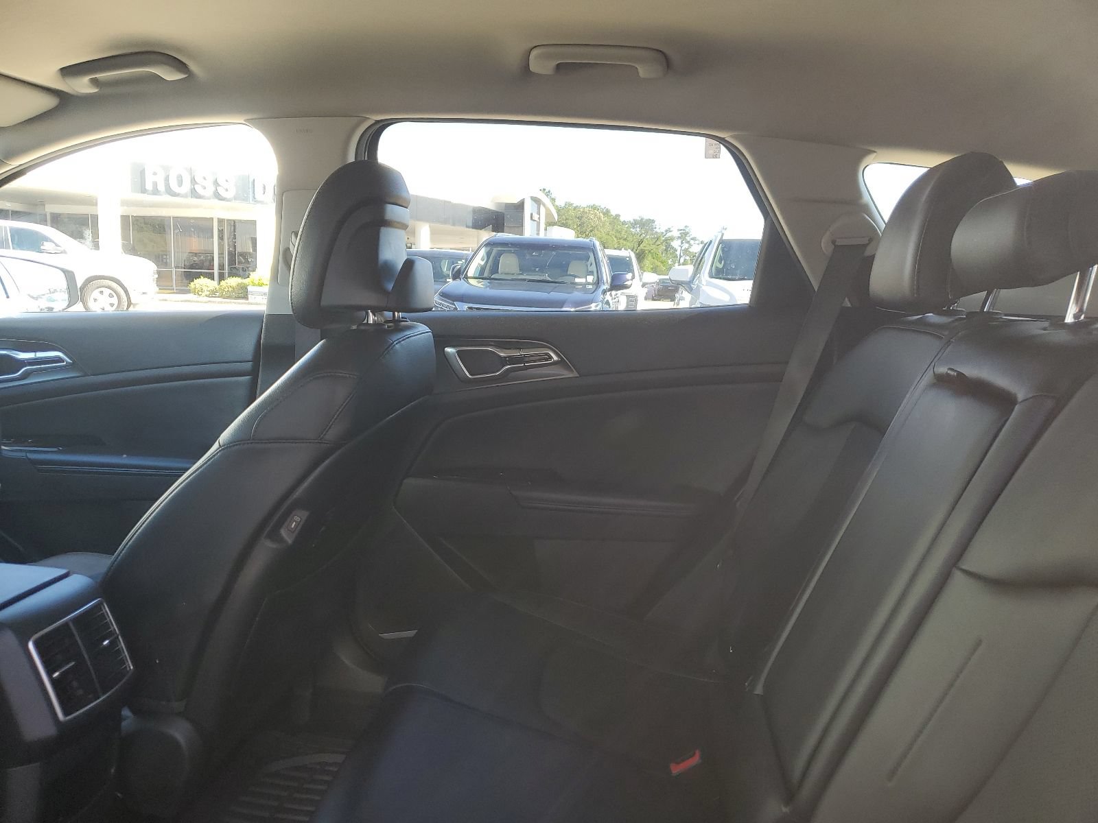 Used 2023 Kia Sportage EX FWD image 12