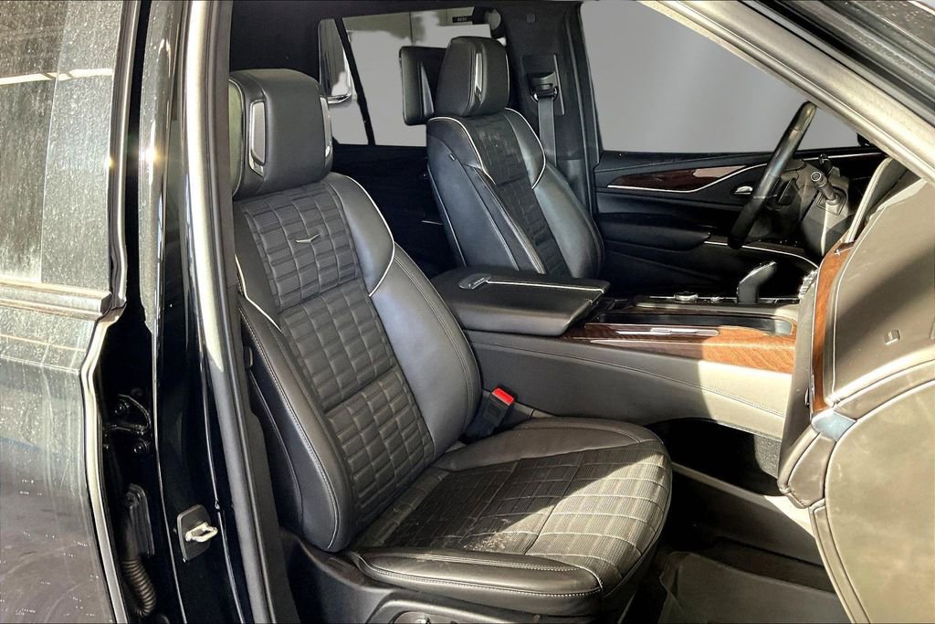 Used 2023 Cadillac Escalade Sport Platinum w/ LPO, ONYX Package image 6