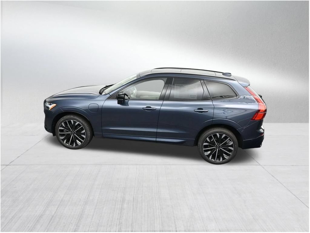 New 2026 Volvo XC60 T8 Ultra w/ Protection Package Premier AWD/4WD image 14