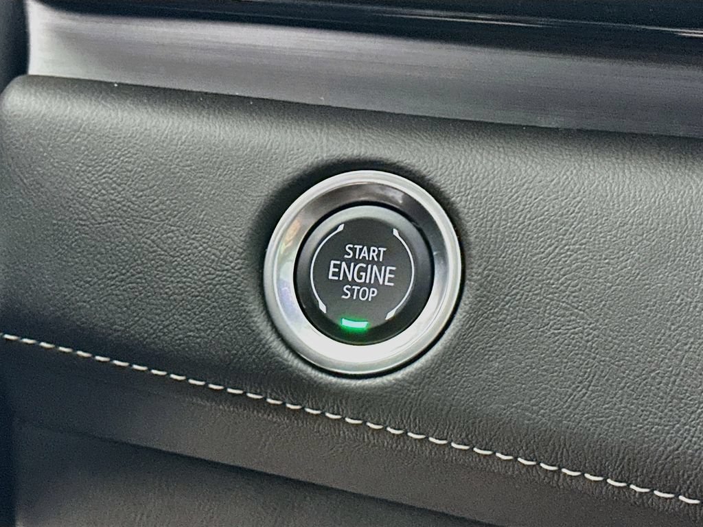 Certified 2024 Cadillac Escalade Premium Luxury w/ Performance Package AWD/4WD image 16