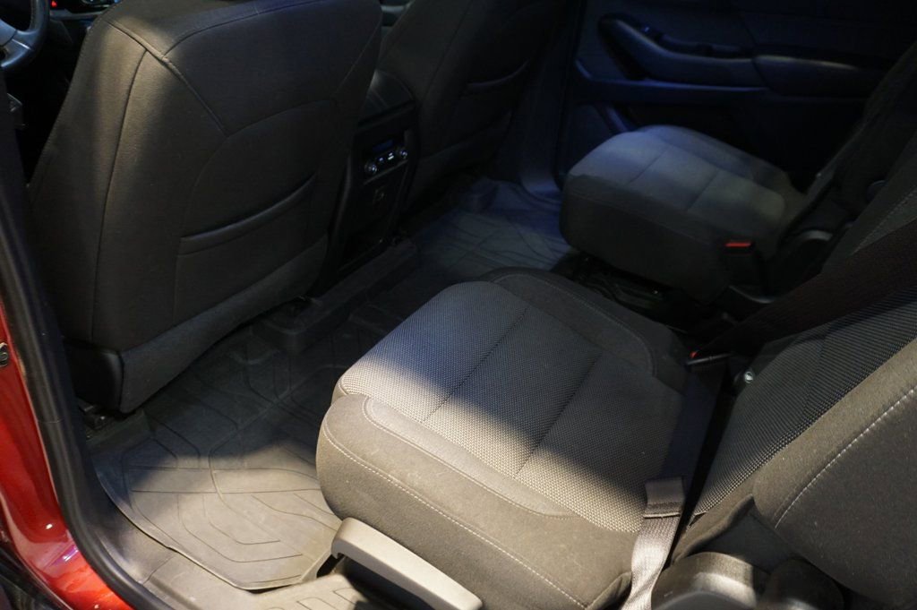 Certified 2023 Chevrolet Traverse LT w/ Rear Camera Mirror Package image 27