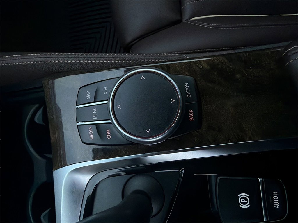 Used 2018 BMW 540i xDrive w/ M Sport Package image 26