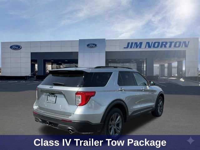 Used 2024 Ford Explorer XLT w/ Equipment Group 202A AWD/4WD image 4