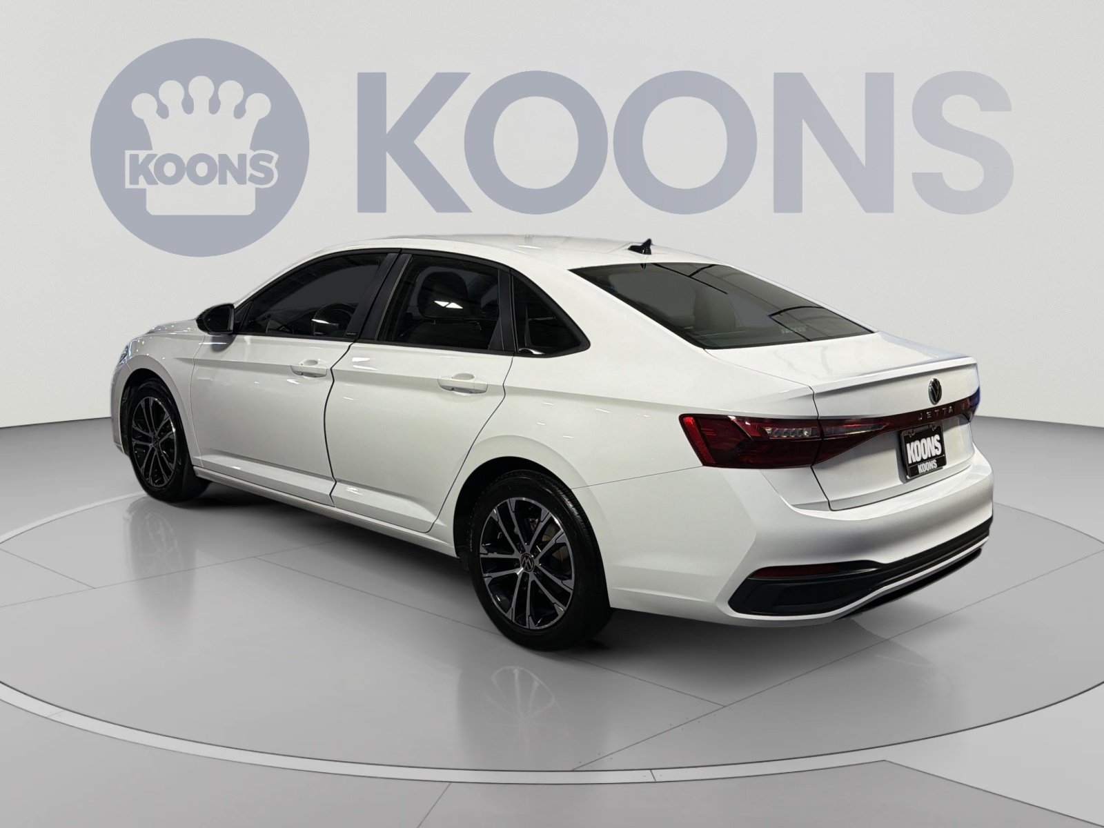 Used 2025 Volkswagen Jetta Sport FWD image 4