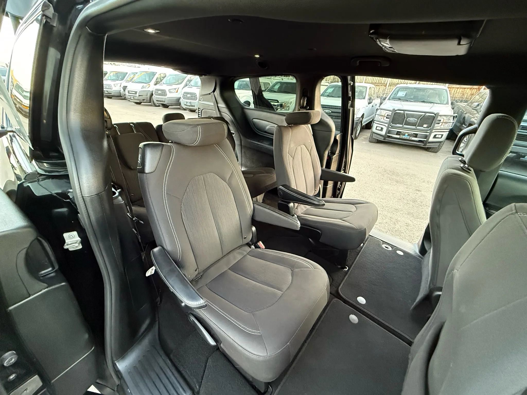 Used 2018 Chrysler Pacifica Touring Plus w/ S Appearance Package image 22