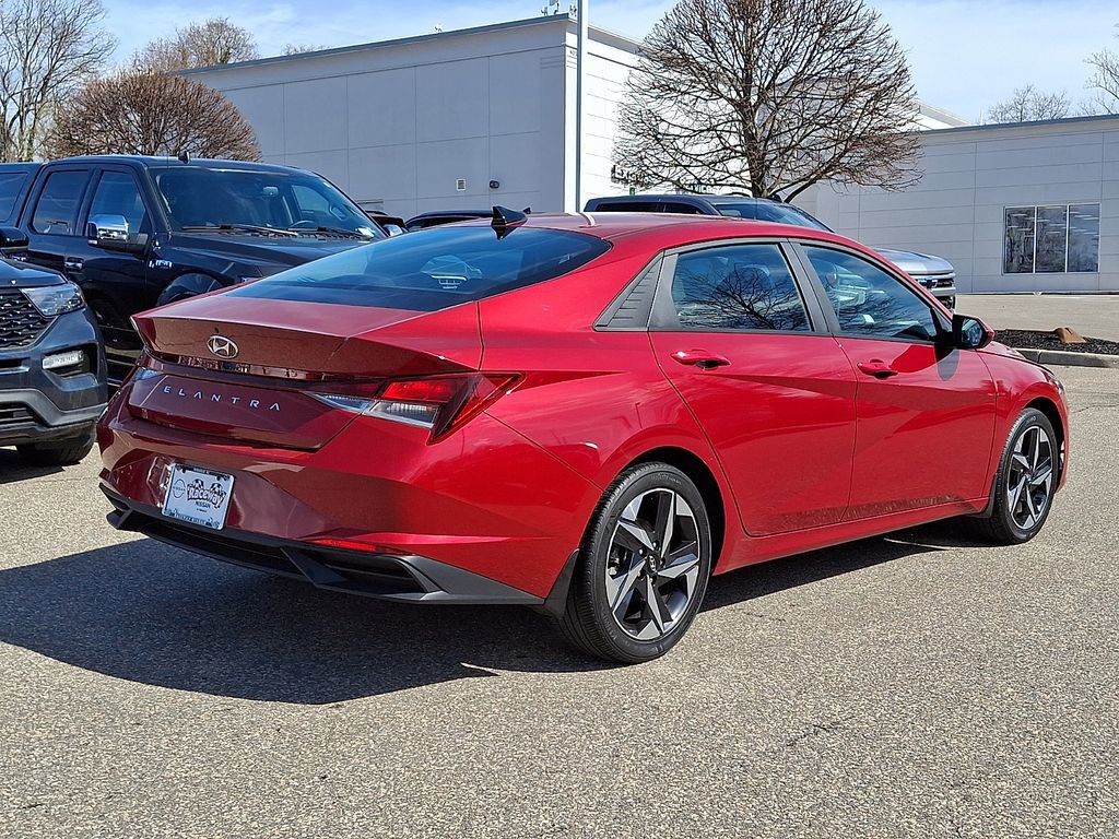 Used 2023 Hyundai Elantra SEL w/ Convenience Package image 8