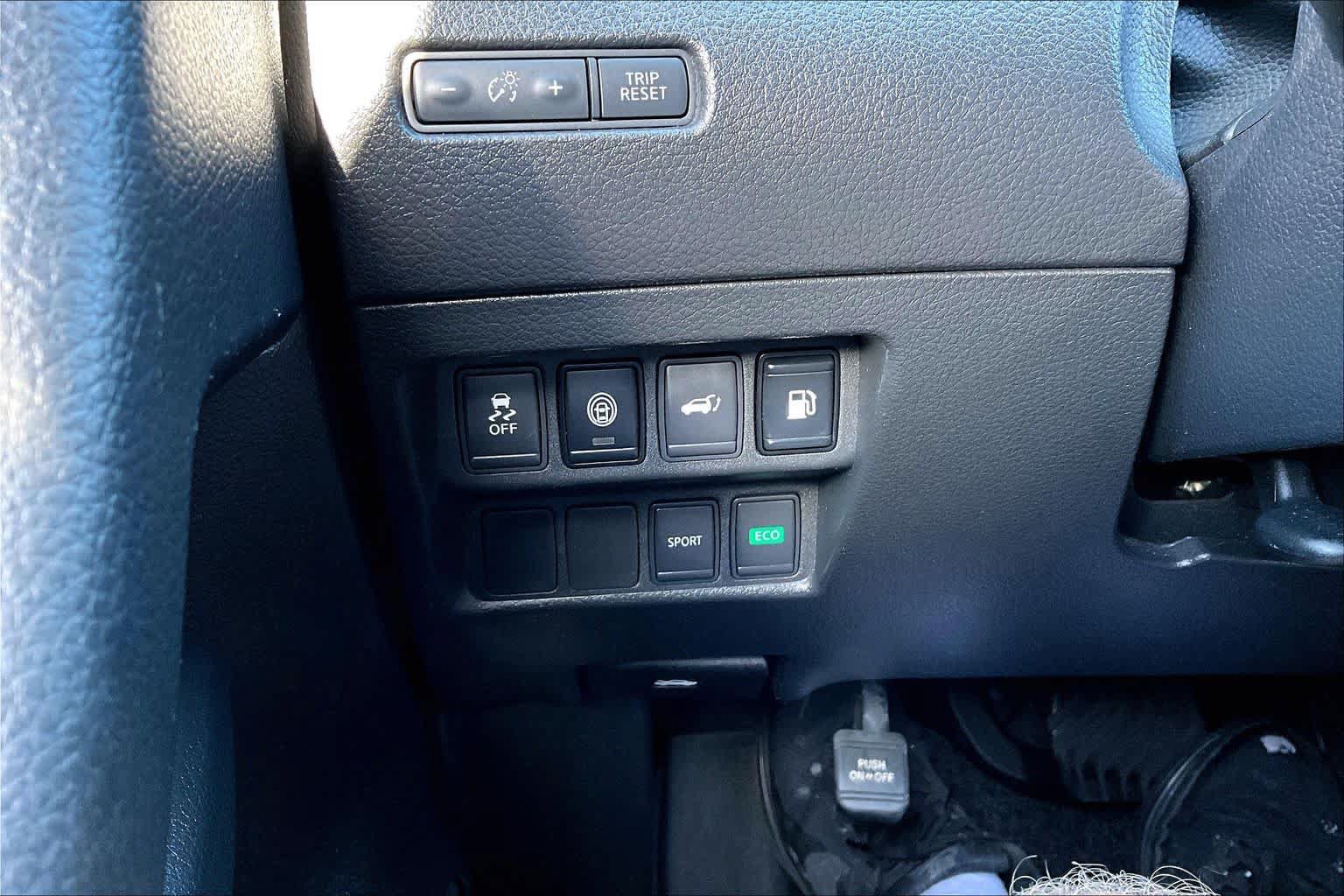 Used 2019 Nissan Rogue SV FWD image 34