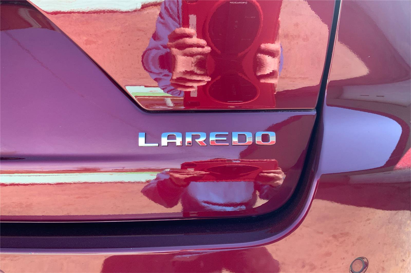 Used 2023 Jeep Grand Cherokee Laredo AWD/4WD image 24