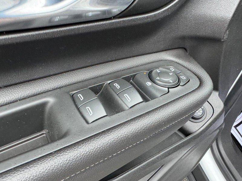 Certified 2022 GMC Terrain SLT image 16