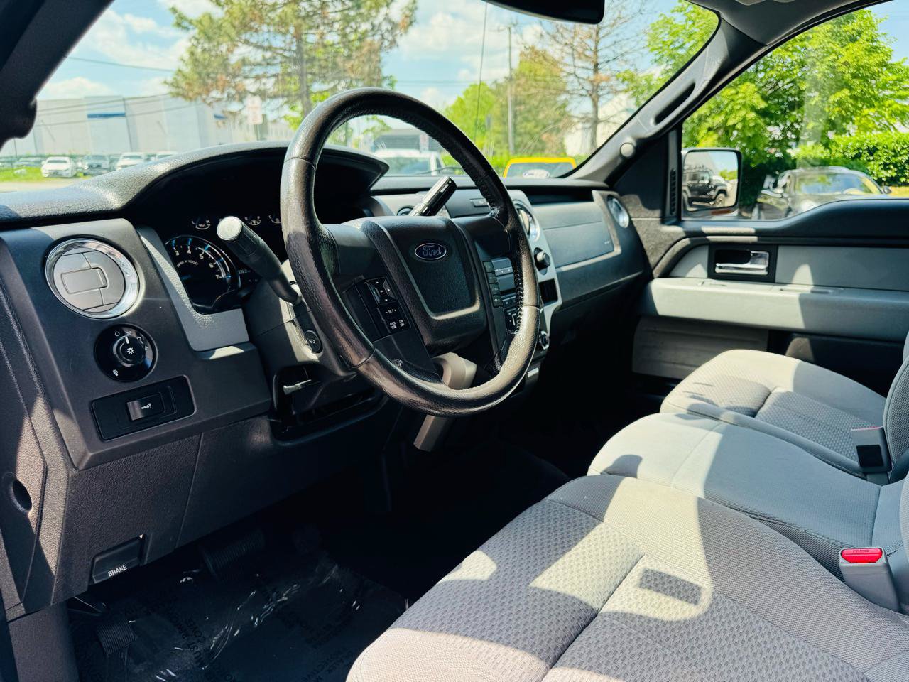 Used 2014 Ford F150 XLT w/ Equipment Group 302A Luxury AWD/4WD image 12