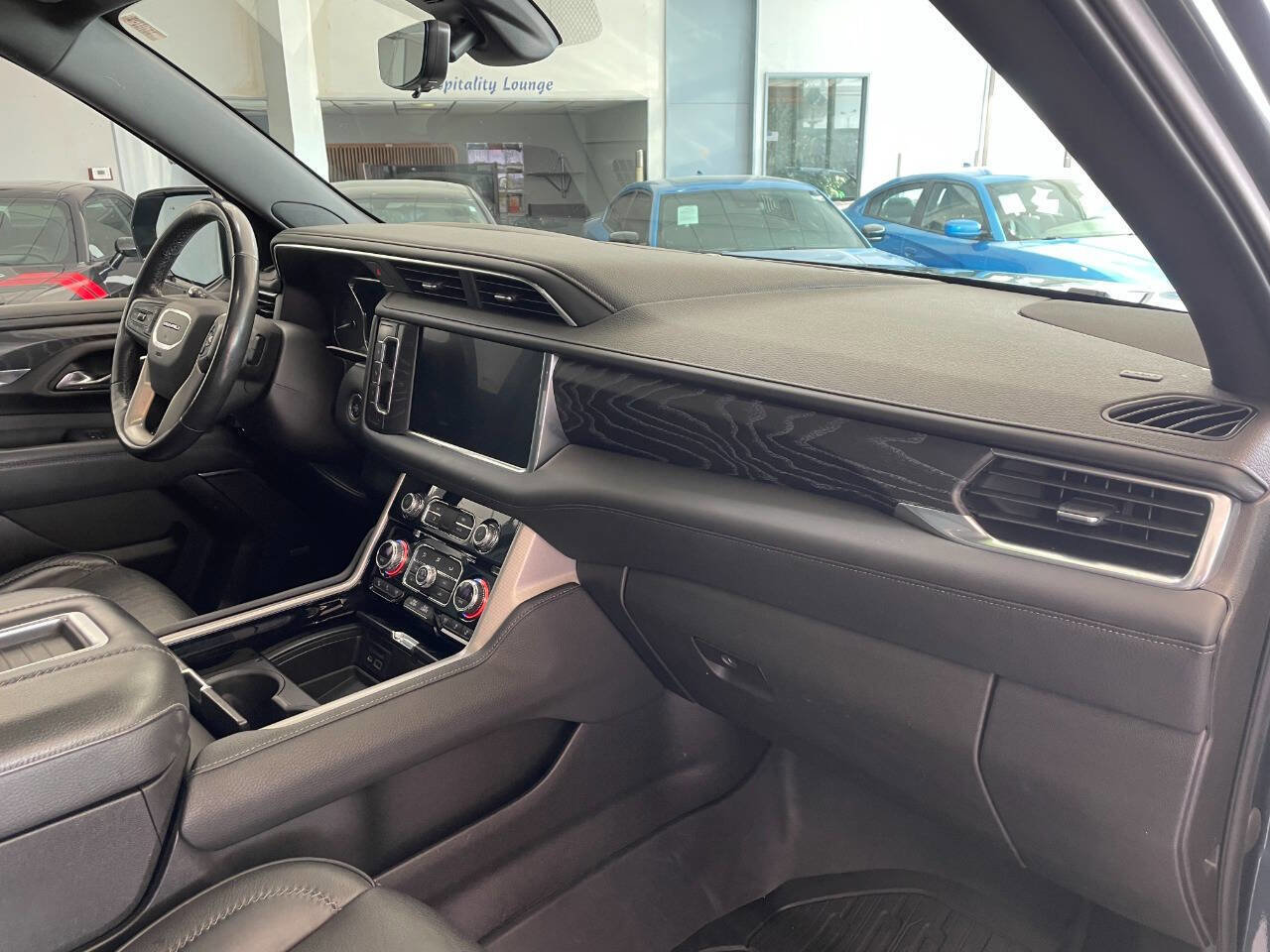 Used 2021 GMC Yukon Denali w/ Denali Premium Package image 37