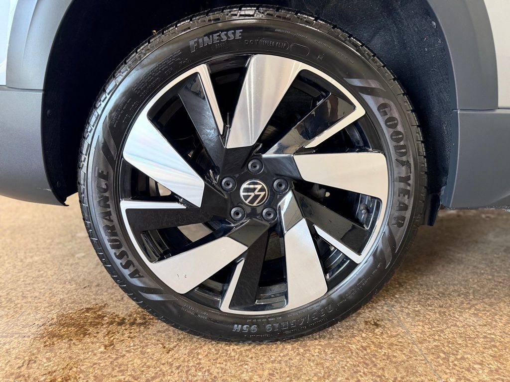 Used 2023 Volkswagen Taos SEL AWD/4WD image 27