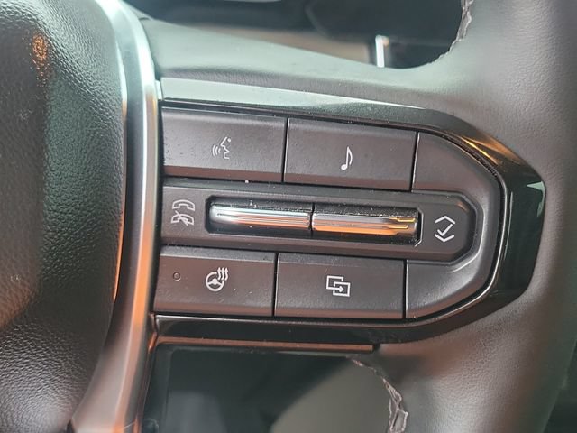 Used 2025 Chevrolet Colorado ZR2 w/ Technology Package AWD/4WD image 14