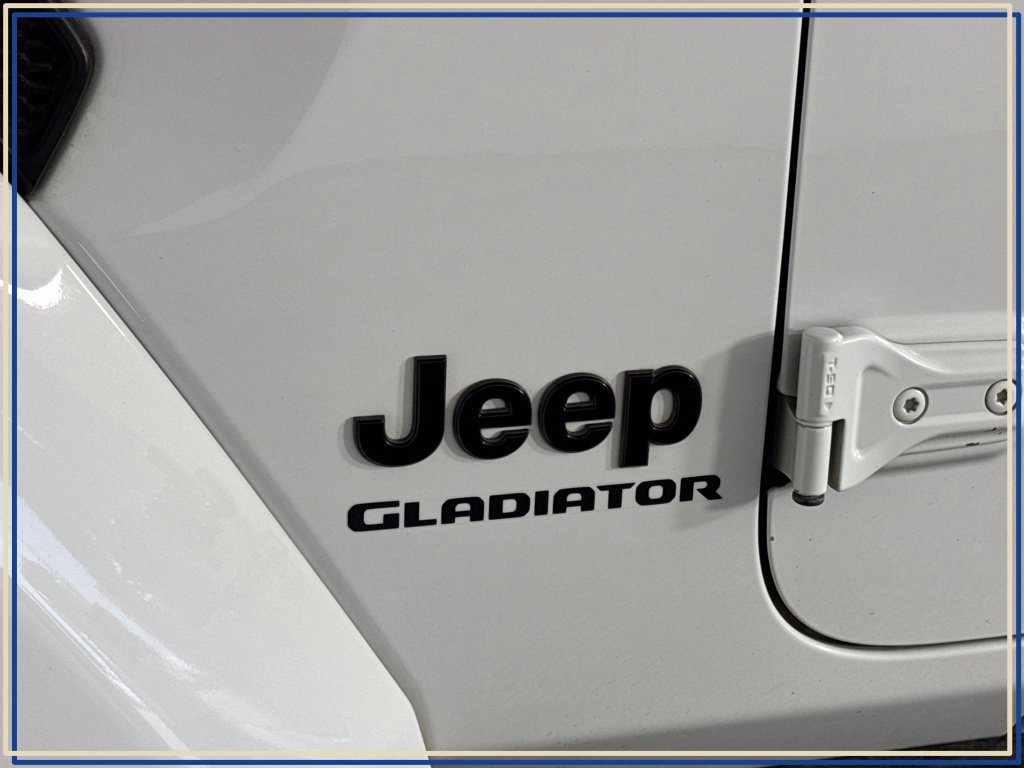Certified 2021 Jeep Gladiator Overland AWD/4WD image 43